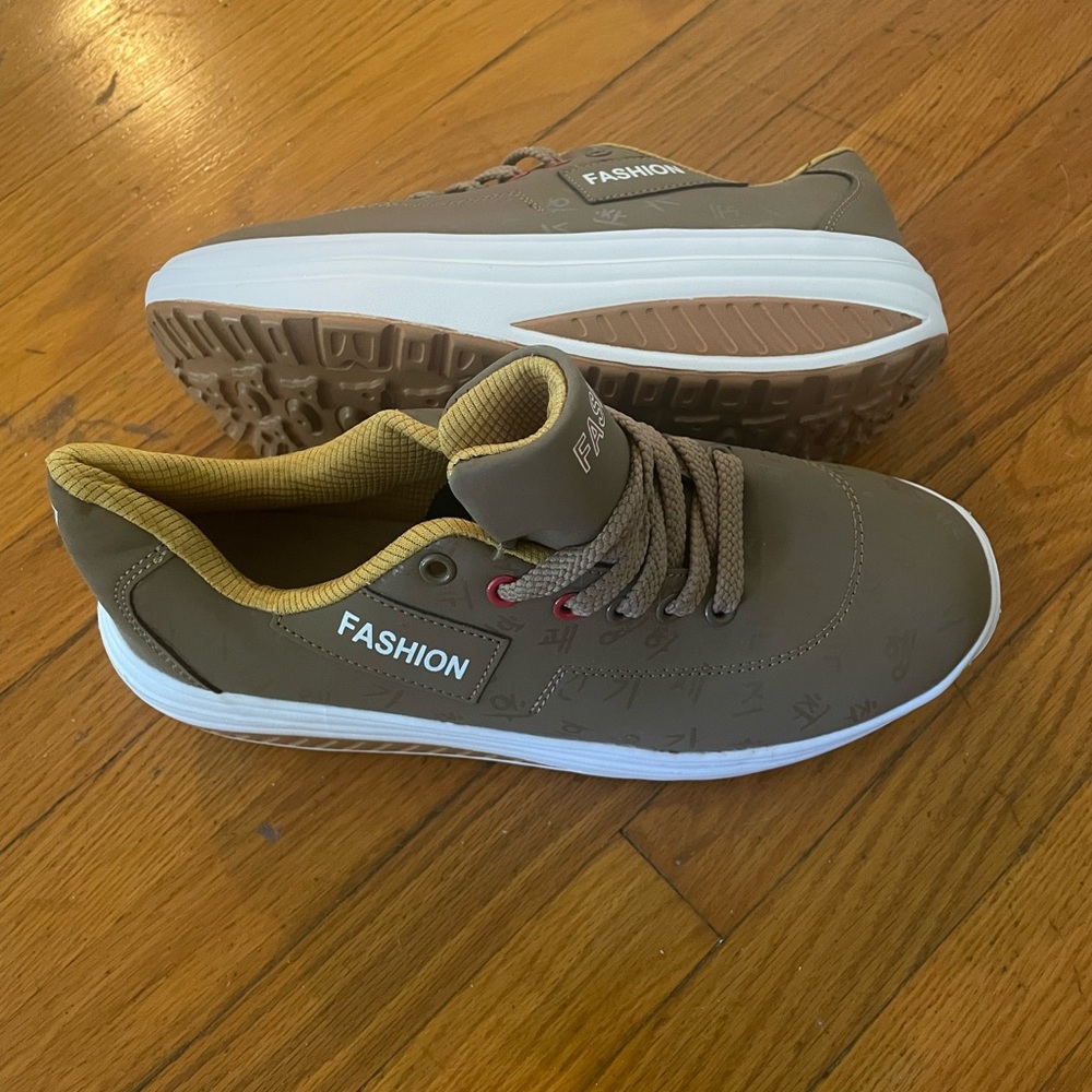 NWOT Rocker Bottom Performance Shoes - Picture 2 of 5
